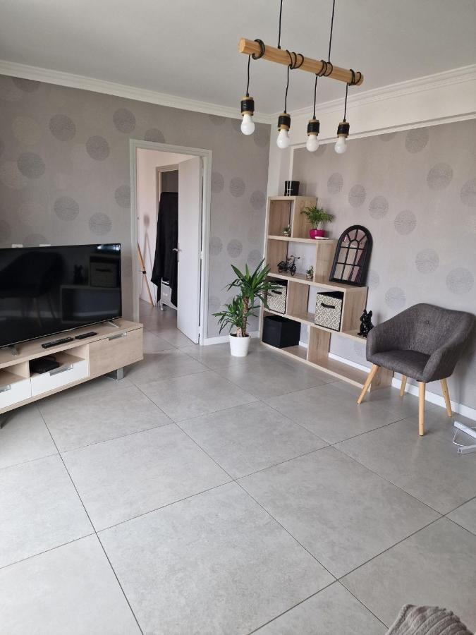 Appparement T3 13009 Apartment